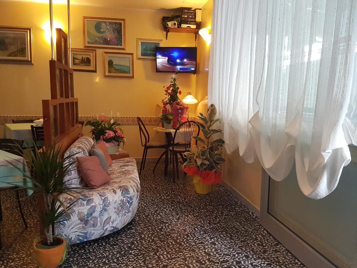 Hotel Villa Ersilia Rimini B&B מראה חיצוני תמונה