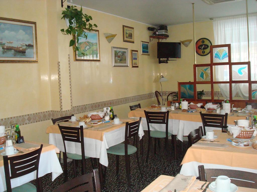 Hotel Villa Ersilia Rimini B&B מראה חיצוני תמונה