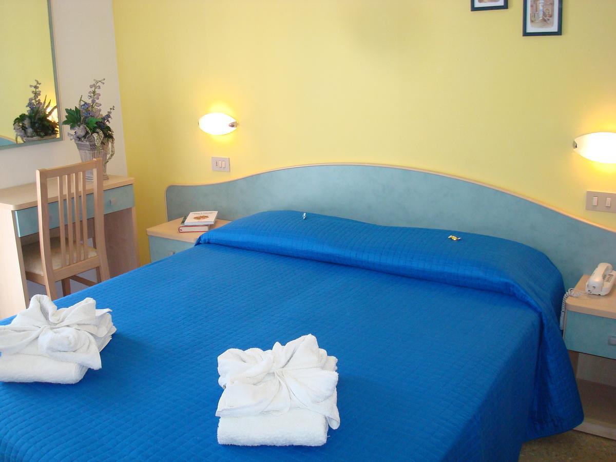 Hotel Villa Ersilia Rimini B&B מראה חיצוני תמונה