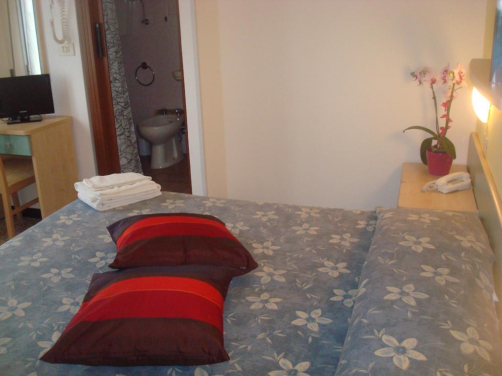 Hotel Villa Ersilia Rimini B&B מראה חיצוני תמונה
